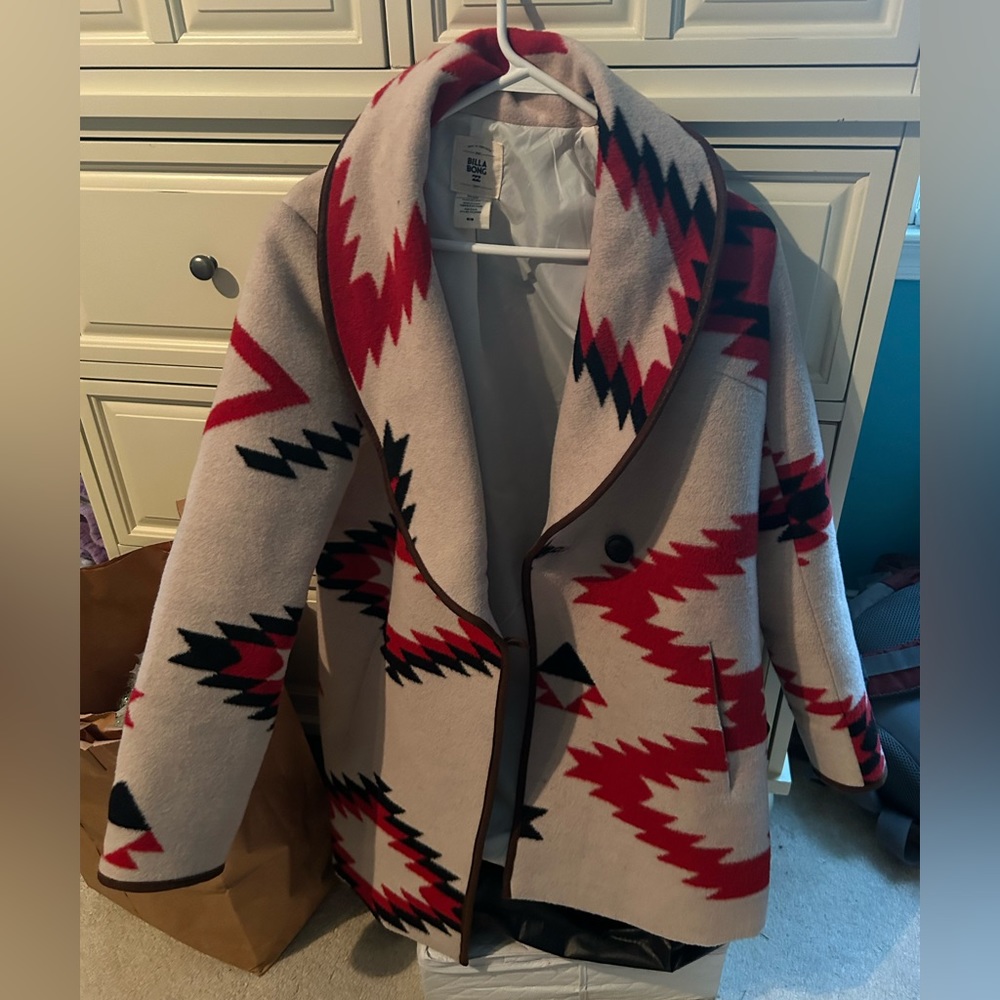 Brand: Billabong Size: Medium Color: Cream Aztec